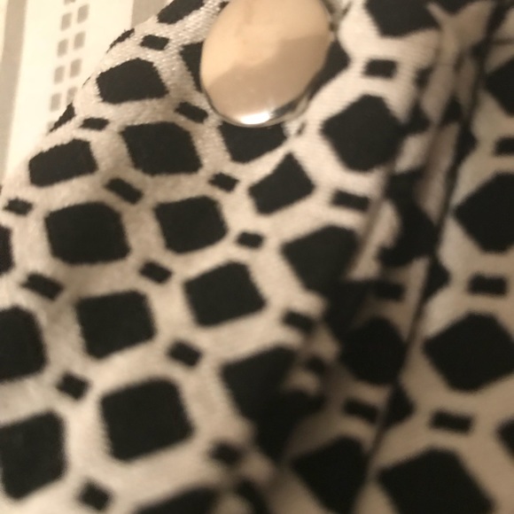 Diamond-Patterned Shorts - Picture 6 of 7